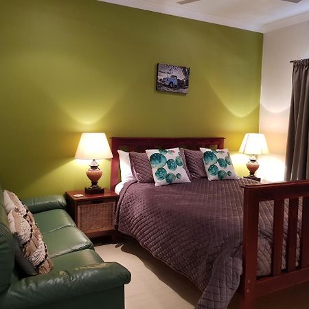 Sonja'S Bed And Breakfast Lightning Ridge Buitenkant foto