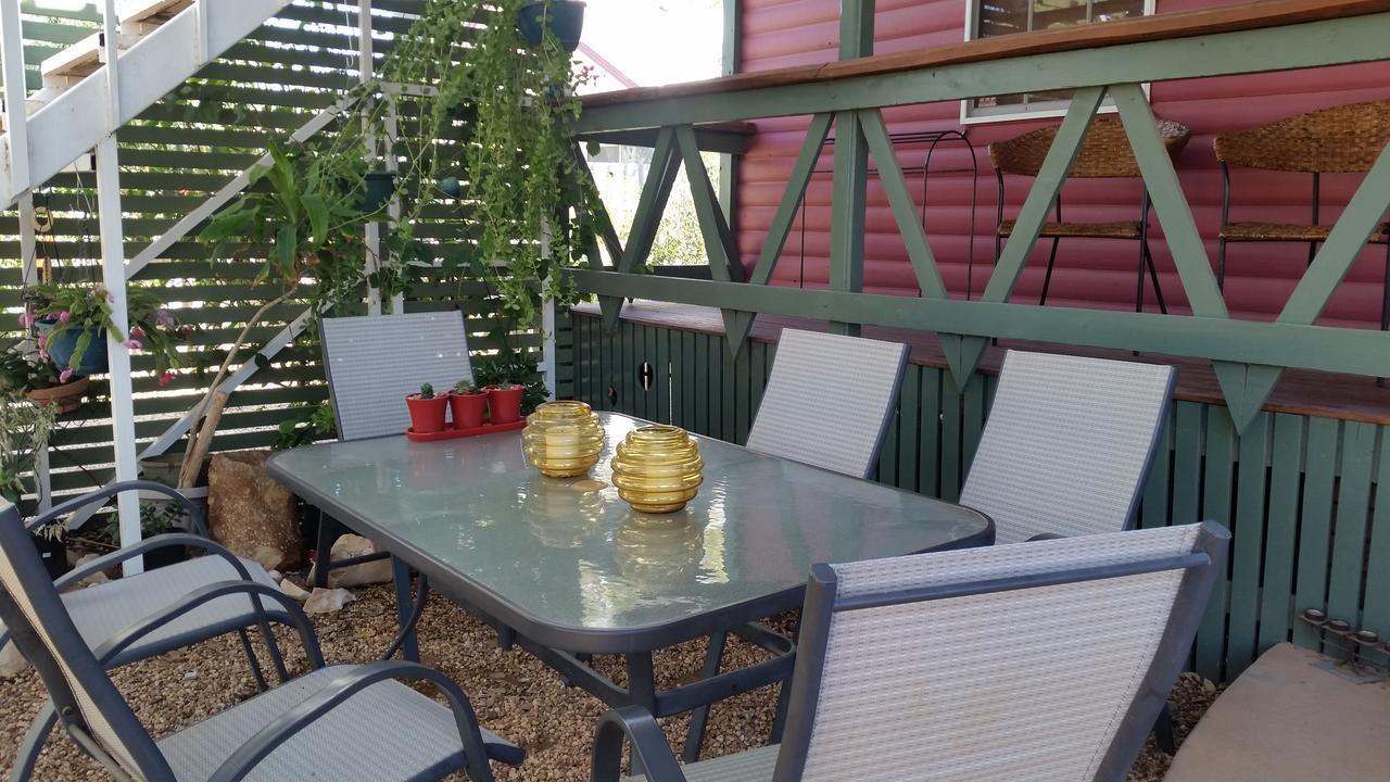 Sonja'S Bed And Breakfast Lightning Ridge Buitenkant foto